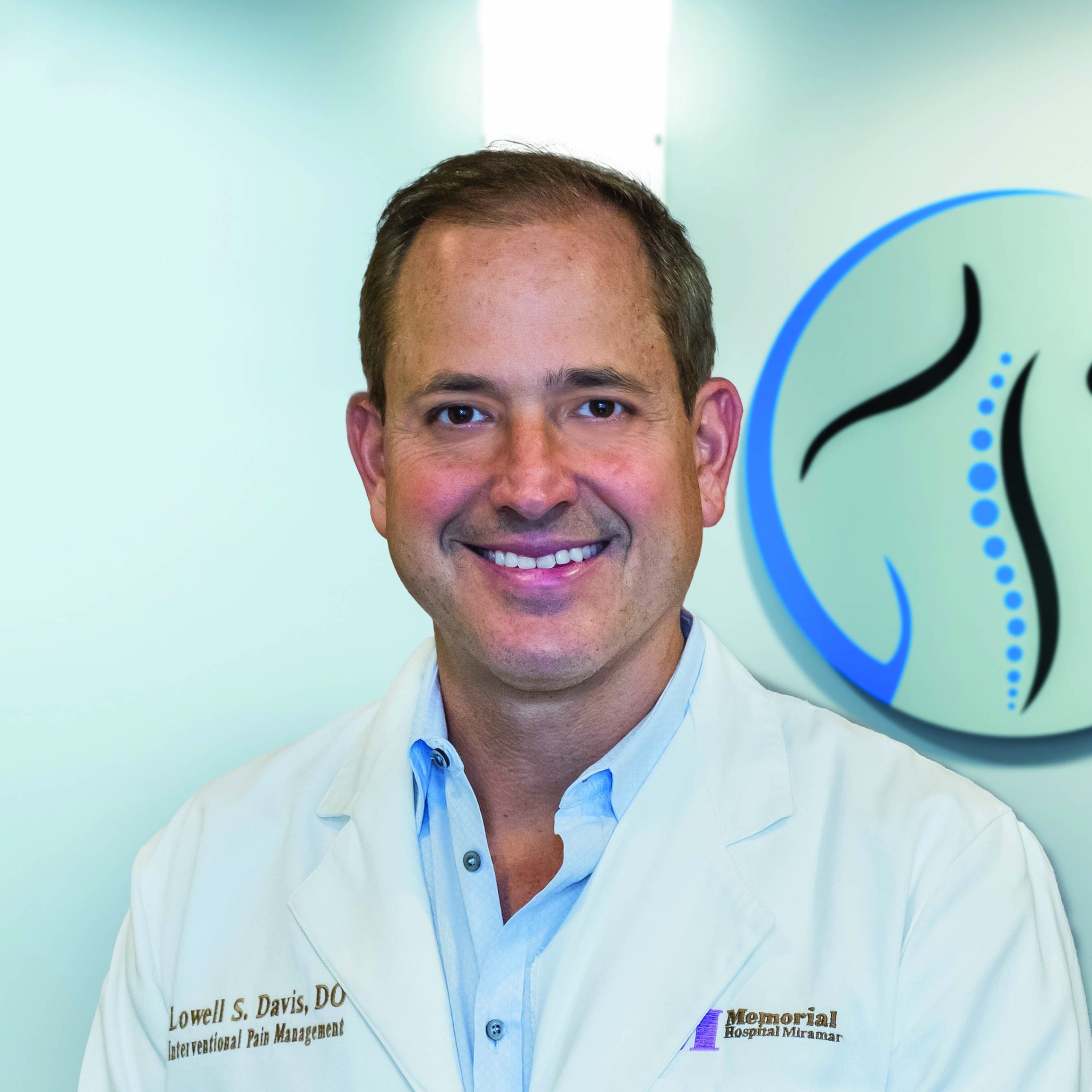 Dr. Lowell S. Davis Florida Spine & Paine Center PartnerCare Portrait 2022 @ ES9 Photography 2022 copy